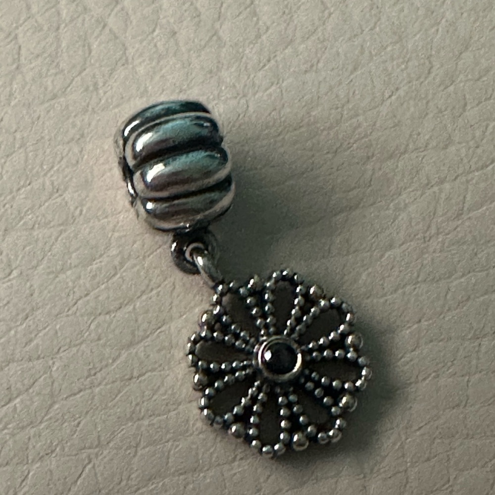 Pandora Retired Lace Flower Dangle Clip - Picture 6 of 8